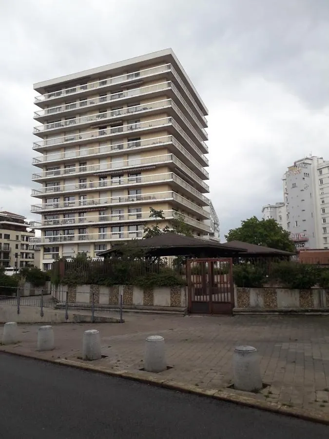 Appartement Hyper Centre Avec Garage Saint-Etienne  Apartment